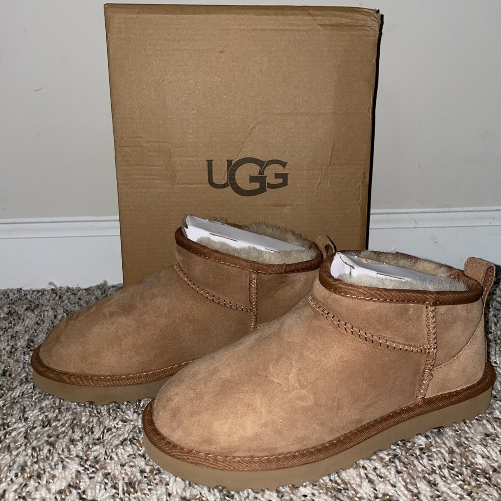 NWT Ultra Mini Ugg